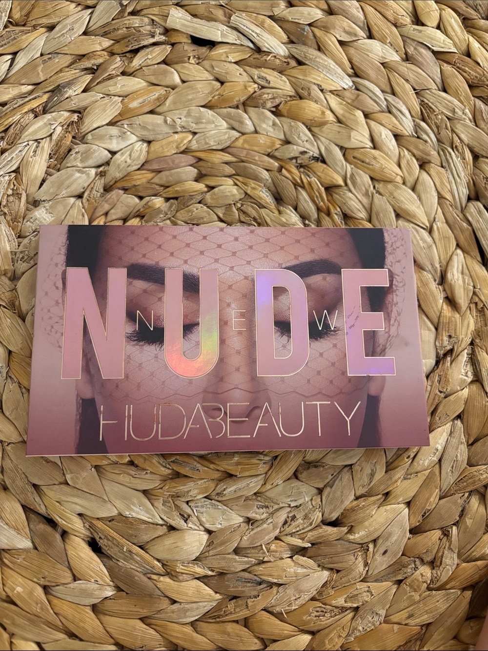 HUDA BEAUTY Nude Eyeshadow Palette - Pink, Rose, Champagne